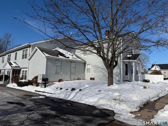 Building Photo - 57 Chapel St