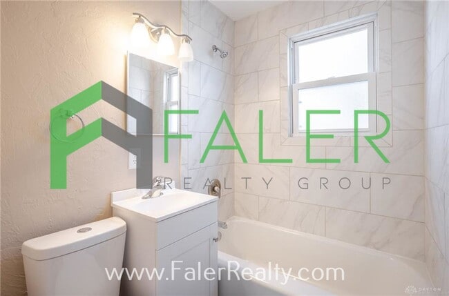 Building Photo - Adorable 2-Bedroom Bungalow