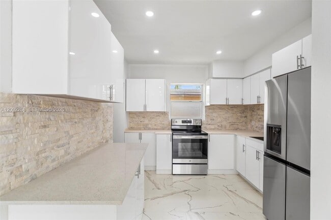 Building Photo - 988 NW 10th St