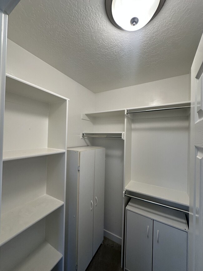 Building Photo - 3321 W 1690 N