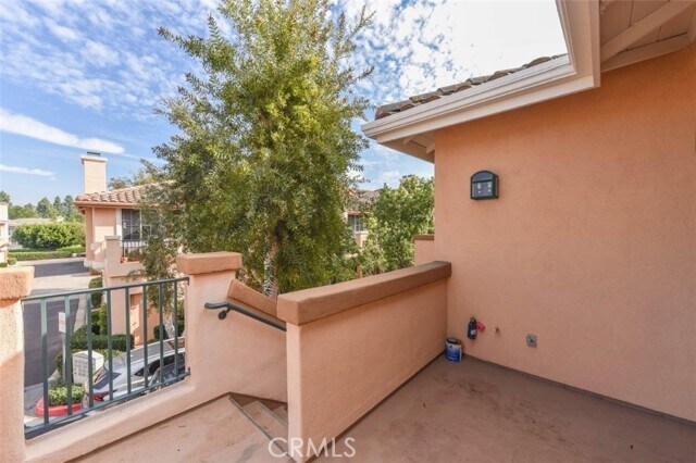 Building Photo - 3400 Ladrillo Aisle