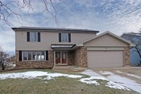 Building Photo - 706 North Point Dr