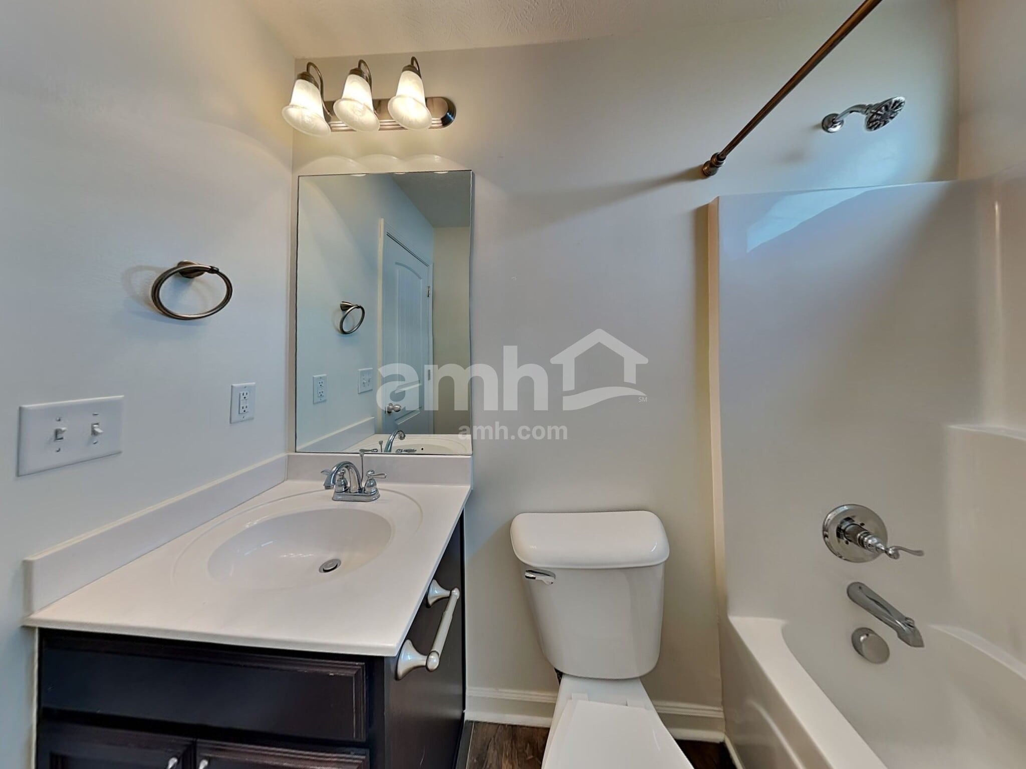 Building Photo - 123 Farmbrook Ct