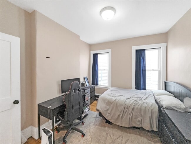 Building Photo - 32 Fisher Ave