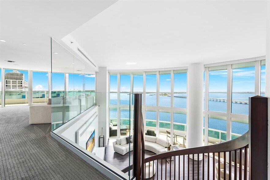 Building Photo - 1643 Brickell Ave