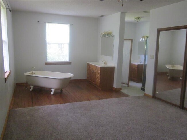 Building Photo - 1112 Dean Forest Rd