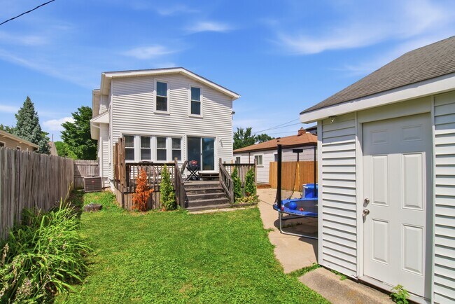 Building Photo - 748 Ruffner Ave