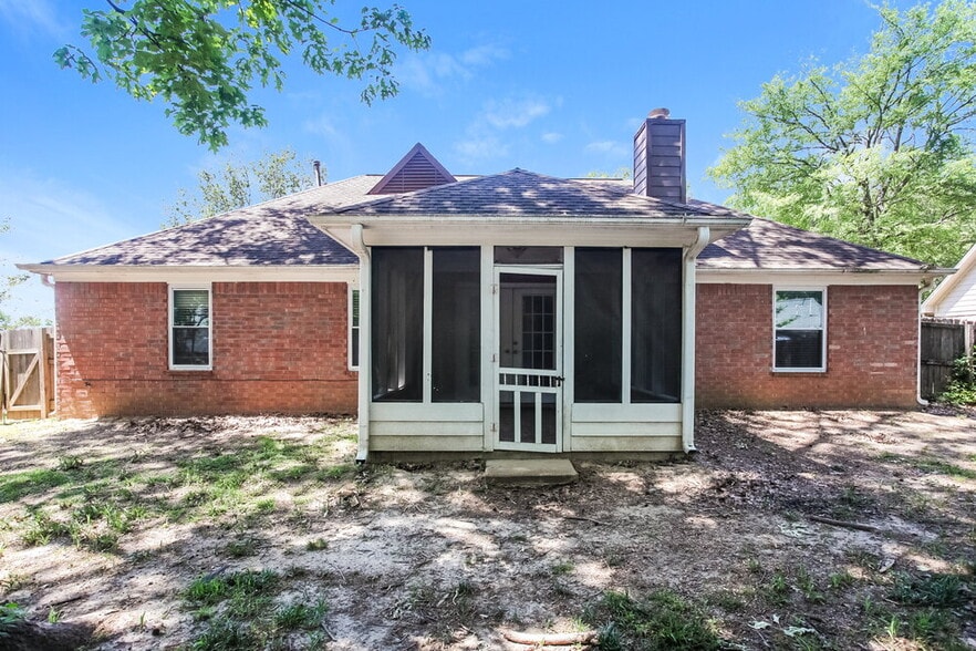 Building Photo - 5822 Michaelson Dr