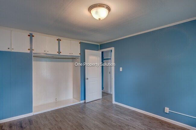 Building Photo - 7611 Northcote Ave