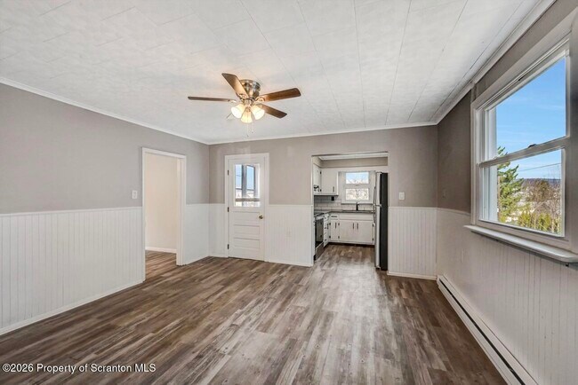 Building Photo - 814 S Webster Ave