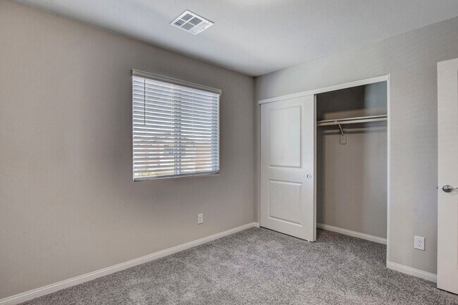 Building Photo - 2021 SINGLE FAMILY HOME IN GATED COMMUNITY