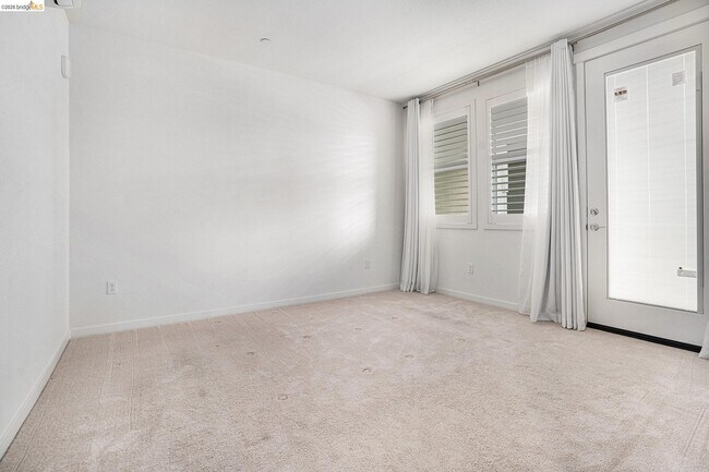 Building Photo - 2600 Wildflower Sta Pl