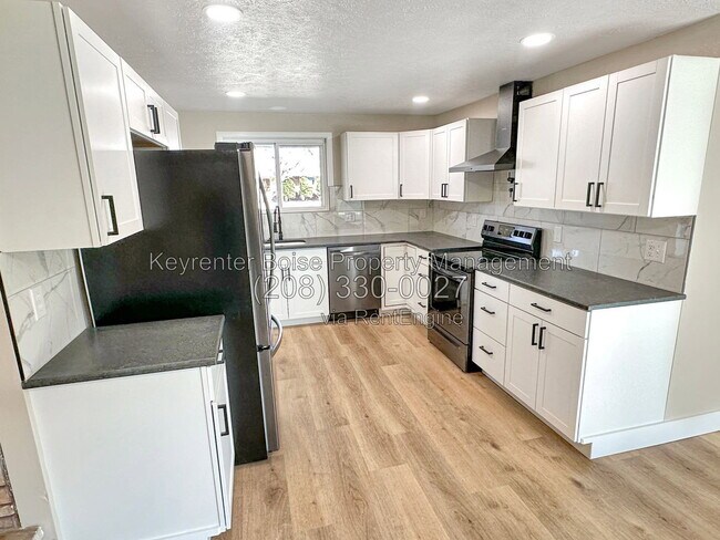 Building Photo - 8605 W Winchester Dr