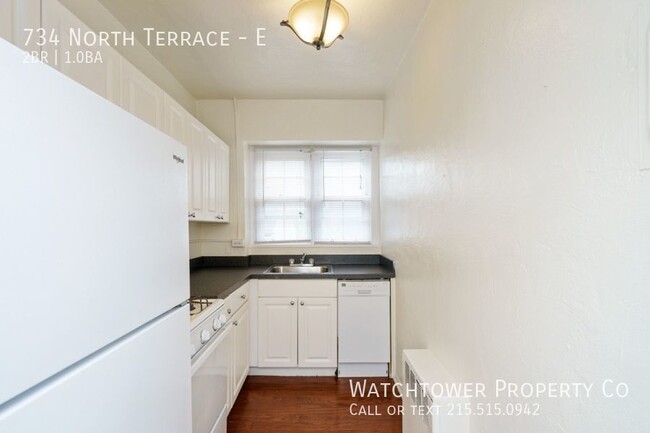 Building Photo - 734 North Terrace