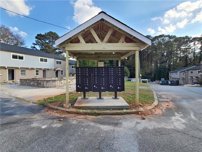 Building Photo - 2406 Campbellton Rd SW