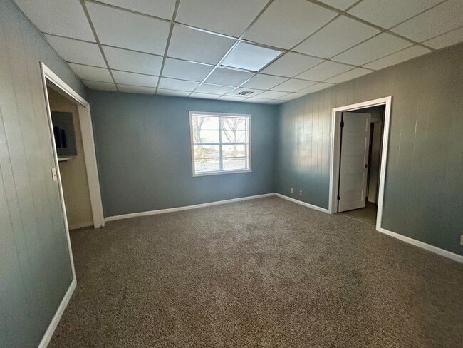 Building Photo - 3003 W Redwood Ave