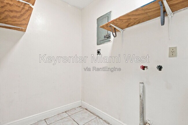 Building Photo - 872 NW 108th St