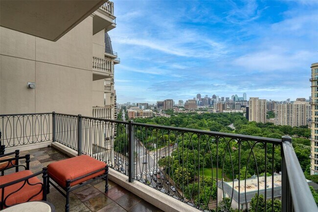 Building Photo - 3505 Turtle Creek Blvd