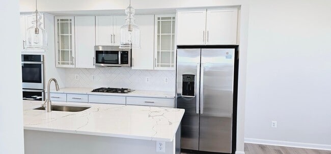 Building Photo - 2550 Hopton Ln