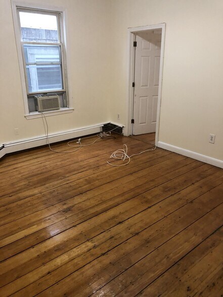 Building Photo - 109 Hampshire St