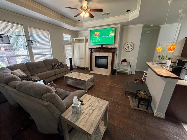 Building Photo - 703 Chandler Ct