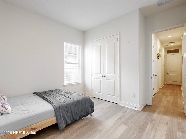 Building Photo - 121 Newfield Wy.