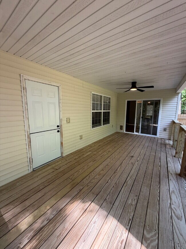 Building Photo - 1270 Skyview Dr