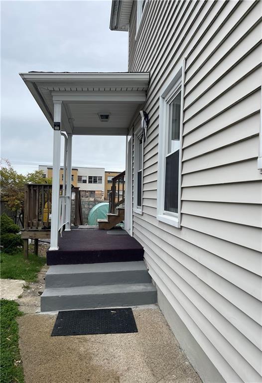 Building Photo - 16 Grove St