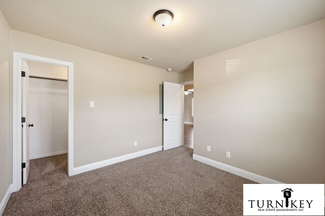 Building Photo - 131 Sunburst Ct