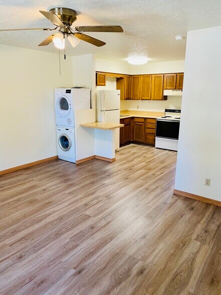 Building Photo - 35 Cedarcrest Ct