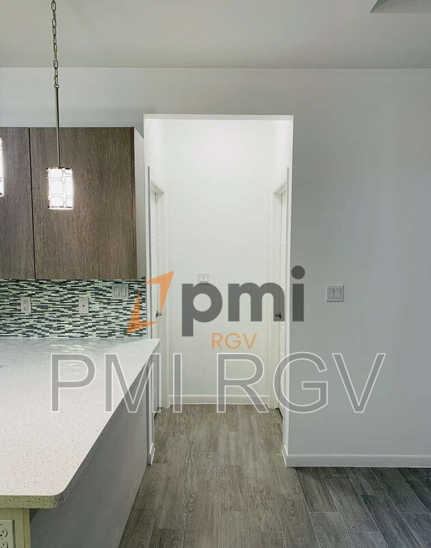 Building Photo - 805 W Garrison Dr