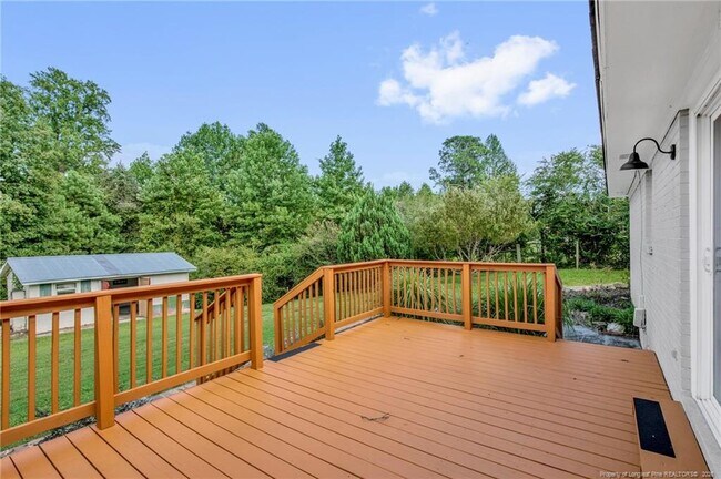 Building Photo - 604 Roundtree Dr