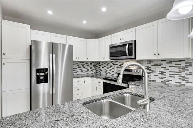 Building Photo - 6324 Royal Woods Dr