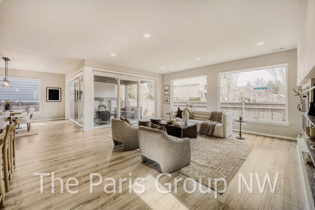 Building Photo - Luxury MainVue Maple Valley Home * UPGRADES * Central A/C * Theater Room * Outdoor Fireplace