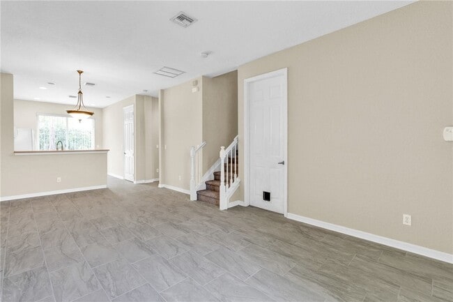Building Photo - 9943 E Villa Cir