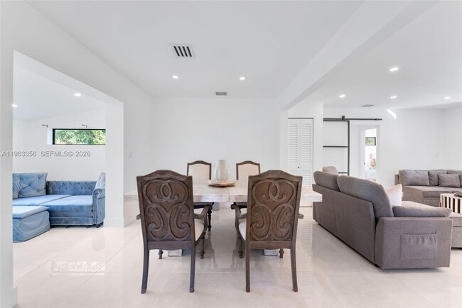 Building Photo - 231 NE 45th St