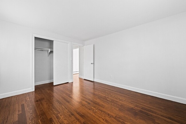 Building Photo - 8 Petrel Rd