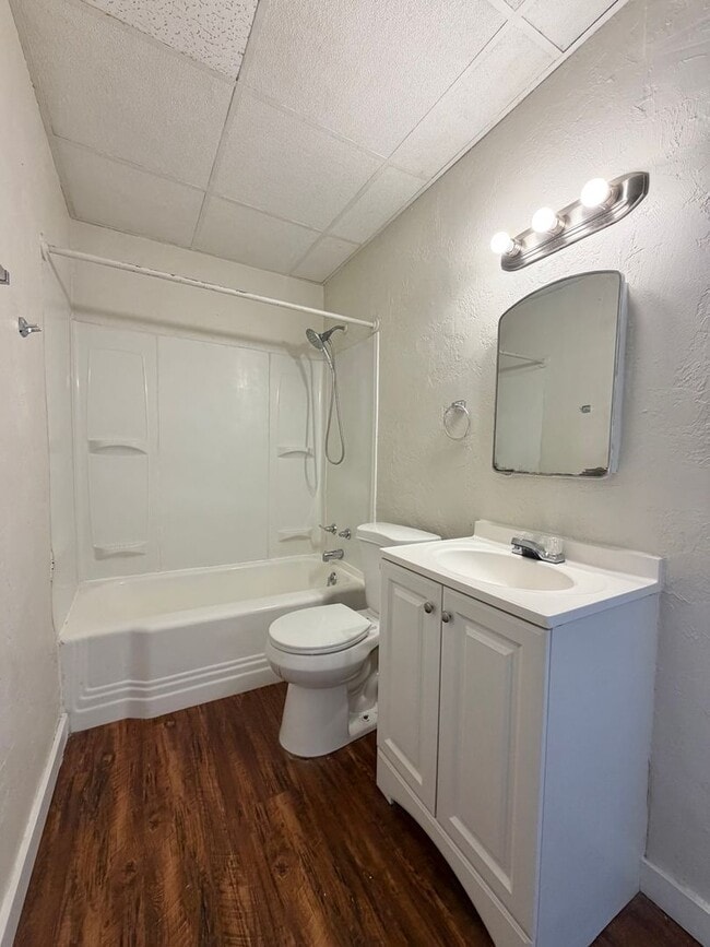 Building Photo - 1440 Smith St