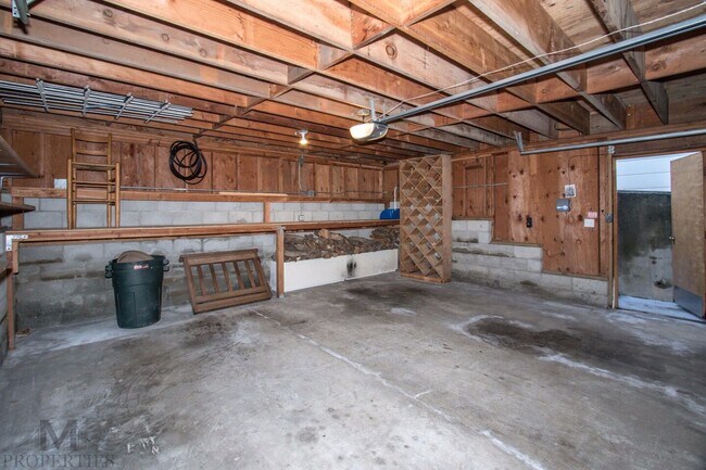 Building Photo - Eureka Valley/Castro 4 Bed + Bonus Room, 3 Bath, 2 Car Garage, City & Valley Views