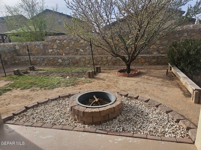 Building Photo - 7116 Copper Town Dr