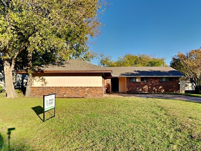 Primary Photo - 4820 Grove St
