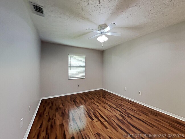 Building Photo - 4215 SW Jarmer Rd