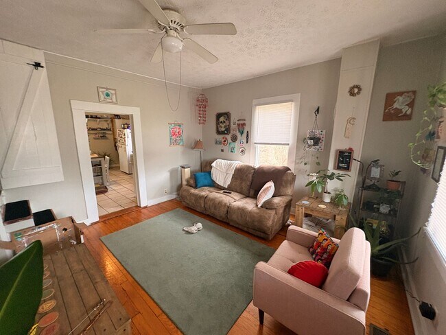 Building Photo - 462 Whitehall Rd