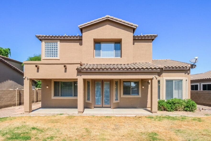 Building Photo - 4091 E Carriage Way