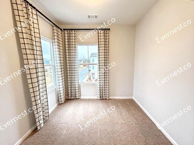 Building Photo - 2671 Whistler Wy NE