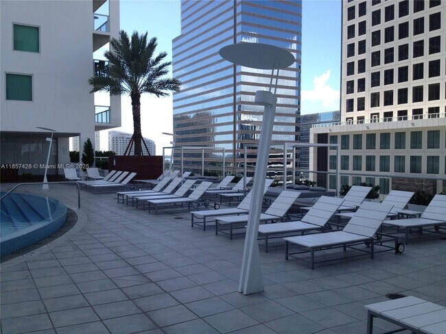 Building Photo - 500 Brickell Ave