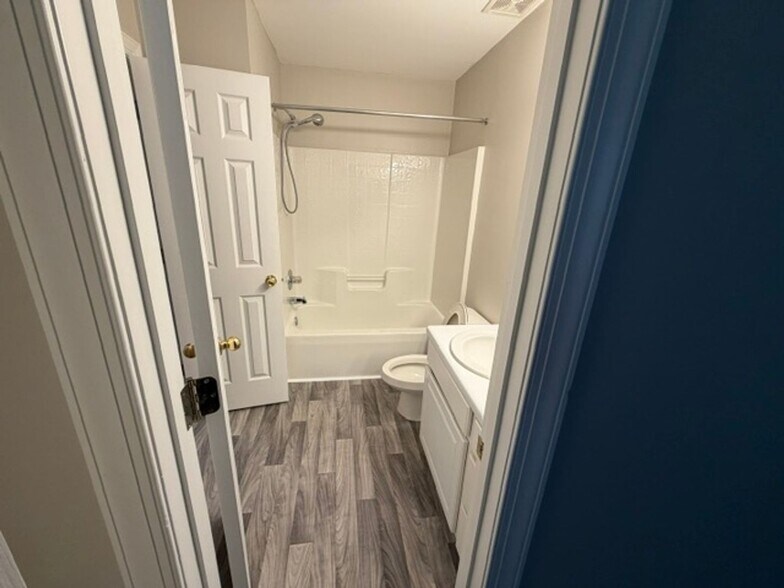 Building Photo - 1248 Cross Creek Cir