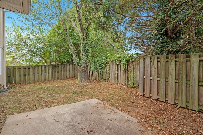 Building Photo - 717-719 E Watermill Cir