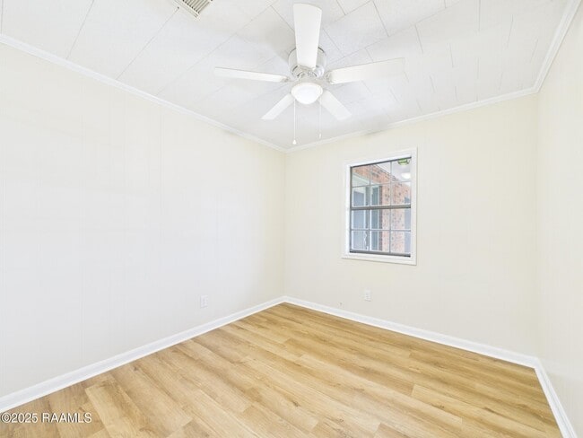 Building Photo - 905 Braquet Rd