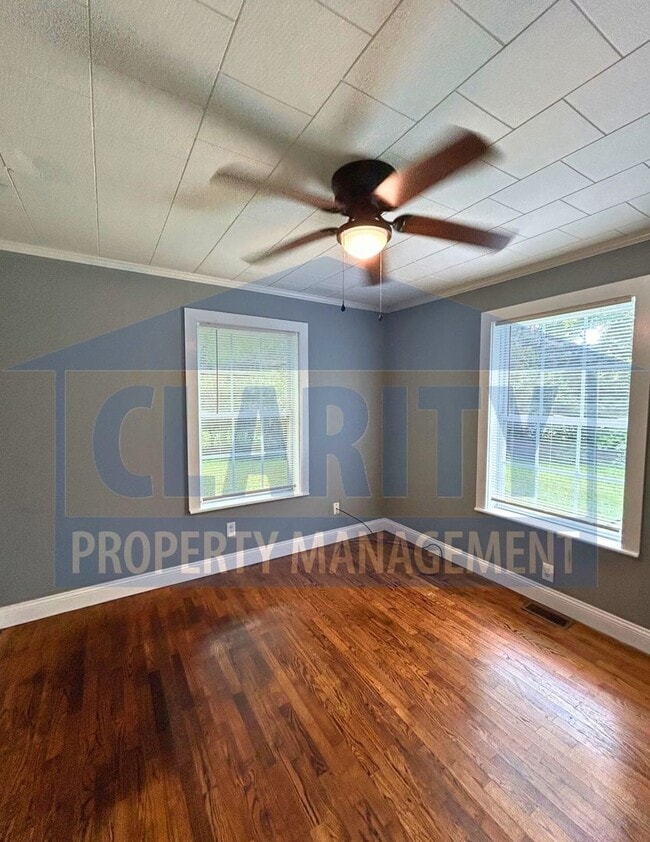 Building Photo - Cozy two-bedroom home!